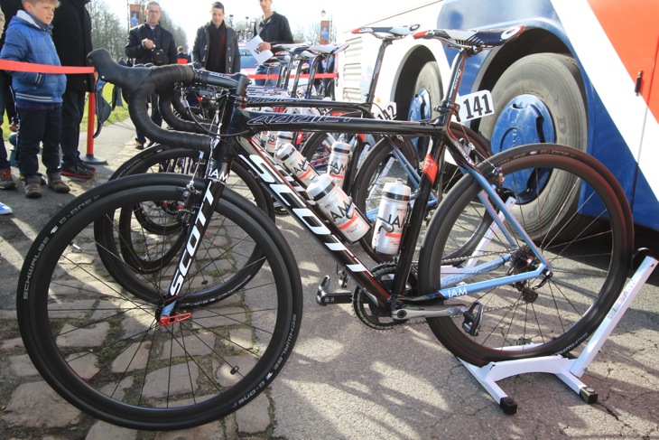 北の地獄ルーベを走ったプロバイク BMC、IAM、キャノンデール